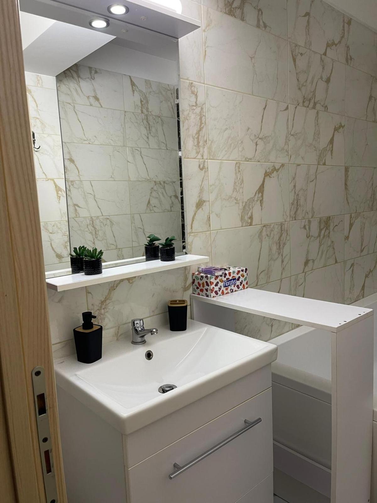 Urban Nest- Apartament Cu 2 Camere, Aproape De Iulius Mall Iasi Exteriör bild